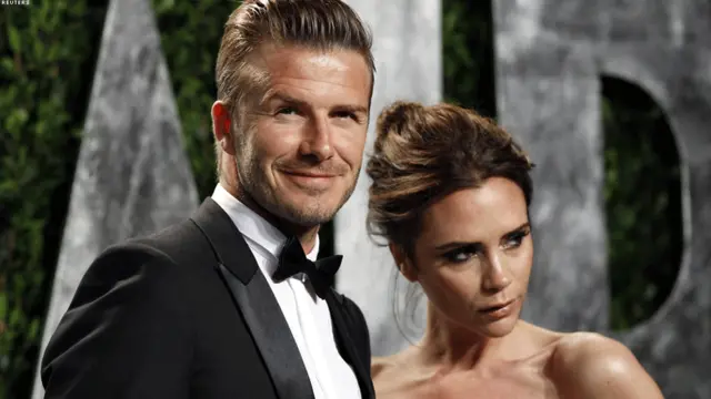 د انګلیسي فوټبال لوبډلې لوبغاړی ډیویډ بیکهام له خپلې ښځې ویکتوریا سره د اوسکار جایزو وېشلو مېلې ته ورغلی وو. 