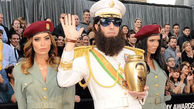 برتانوی خندوونکی ممثل ساشا بارون کوهین د جنرال علاء الدین په یونیفارم کې اوسکار ته ورغلی وو، چې د منځني ختيځ د دیکتاتور په وروستي فلم کې لوبېدلی دی. 