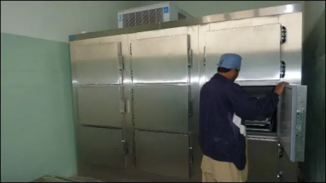 ښاغلي حکیم وايي، ده ته دا مانا نه لري، چې مړی د چا دی، خو د اسلام له پلوه د هر مړي مناسب دفن کول، اړین بولي.