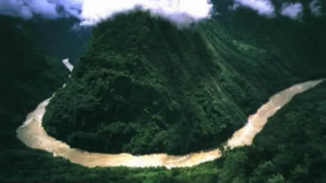 雅鲁藏布江(资料照片)