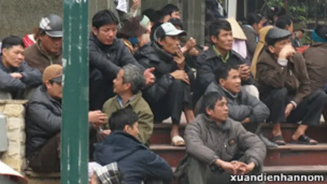 Người dân về Hà Nội khiếu kiện trong tháng Hai năm 2012