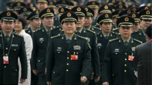 ضباط صينيون