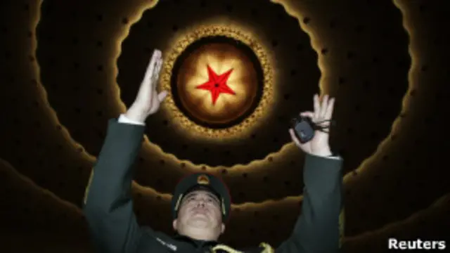 北京两会在军乐队音乐中召开