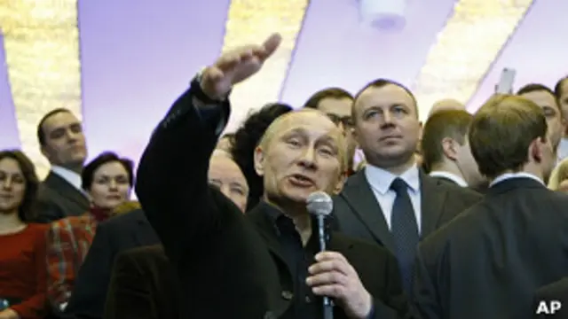 ولادیمیر پوتین در مقر انتخاباتی خود نیز از حامیانشان تشکر کرد