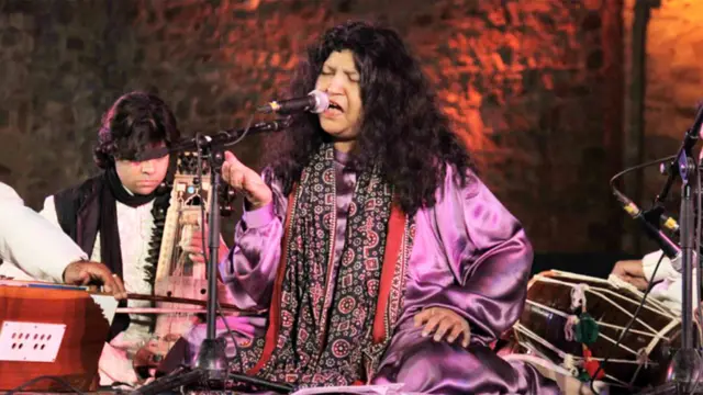 پاکستان کی ممتاز صوفی گلوکارہ عابدہ پروین گزشتہ دس سال سے صوفی فیسٹیول کا حصہ رہی ہیں۔