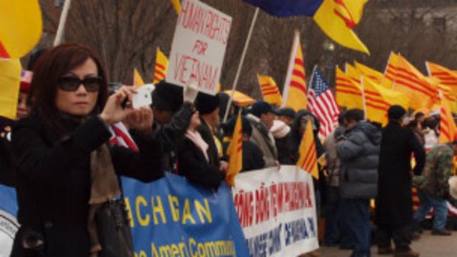 Cộng đồng Mỹ gốc Việt biểu tình đòi nhân quyền cho Việt Nam trước Nhà Trắng trong tháng 3/2012