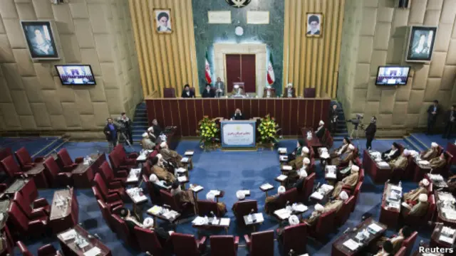 Pertemuan majelis Iran.