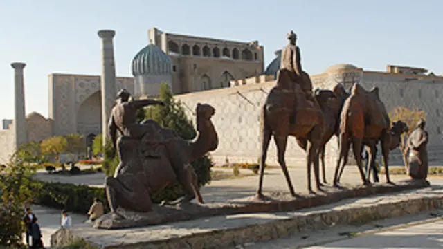 ازبکستان، که در کنار جاده تاریخی ابریشم میان اروپا و آسیا قرار دارد