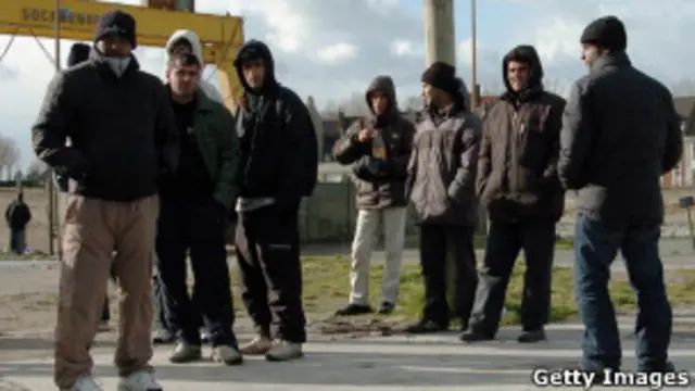 Des immigrants et des demandeurs d'asile à Calais. 