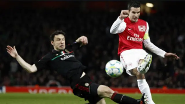 فان بيرسي في مواجهة فان بومل 