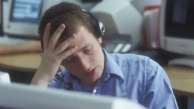 पर्याप्त नींद न लेने के कारण दफ्तर में आपके काम पर भी असर पड़ता है