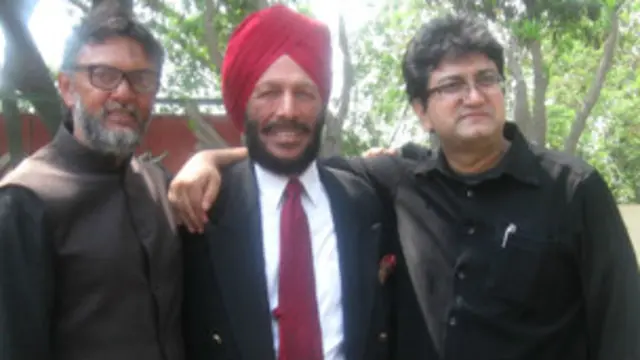 राकेश ओमप्रकाश मेहरा और प्रसून जोशी के साथ मिल्खा सिंह.