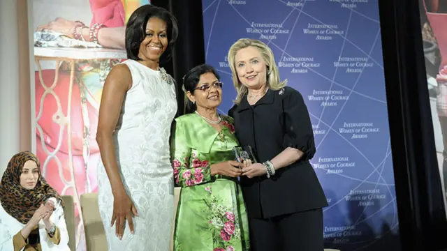 هیلري کلنټن او میشل اوباما د مالدیو له انیسه احمد سره، 