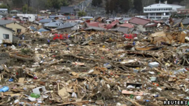 日本地震灾区一年后仍然满目疮痍(11/03/2012)