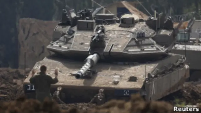 دبابة إسرائيلية قرب حدود قطاع غزة