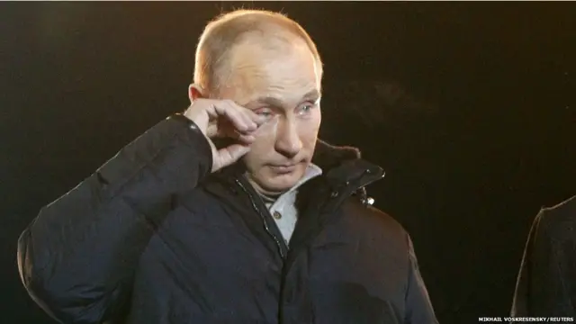  د روسيې نوی ټاکل شوی ولسمشر ويلاد ميرپوتين تر ټاکنو وروسته خپلو ملاتړو ته په وينا کې. 