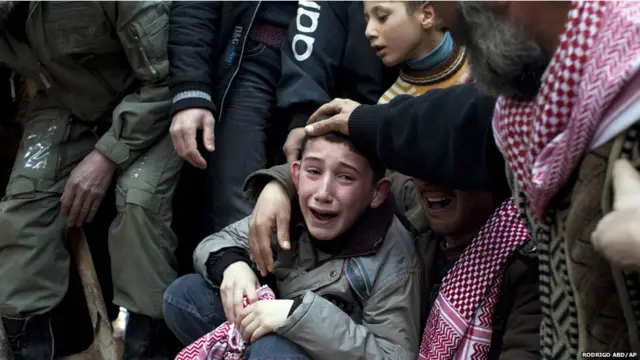 د سوريې حکومت ځپل شو سیمو ته ددوی په وینا د امنیتي اندېښنو له کبله نړیوال سره صلیب ته د وتلو خبره ځنډوله.