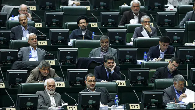 برخی نمایندگان مجلس پس از پایان سخنان آقای احمدی نژاد و خروج او از مجلس، به پاسخ ها و لحن سخنان او اعتراض کردند.
