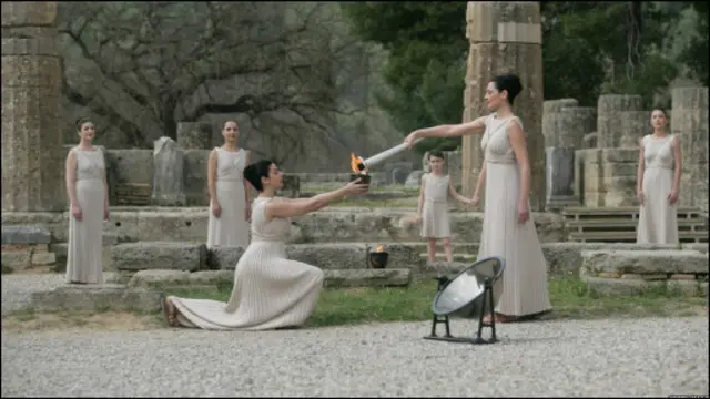 Muz raqsidagi jinsiy aloqa chaqnadi