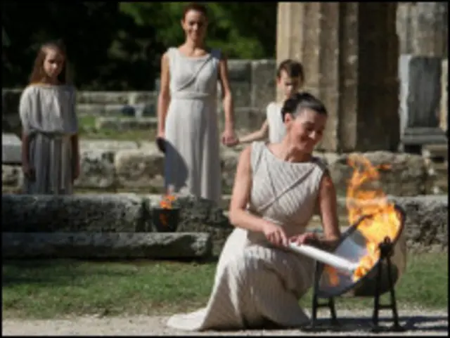 Xotin erini xorlash pornosida boyvachchaga aylantiradi