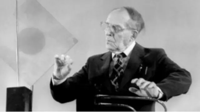 Lenin theremin top