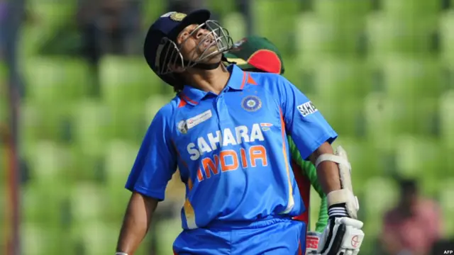 अर्धशतक बना तो भी सचिन ने याद किया पुरखों को.....लंबे समय के बाद ...सचिन ने वो कर दिखाया जो आज तक किसी ने नहीं किया था.