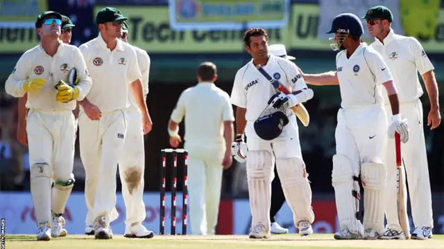 سچن نے اپنی شاندار کارکردگی تمام ممالک کے خلاف دکھائی ہے۔ لیکن ان کو سب سے زیادہ لطف آسٹریلیا کے خلاف آتا ہے۔ سنہ 2008 میں ٹیسٹ میچوں میں سب سے زیادہ سکور کرنے والے بیٹسمین بننے پر آسٹریلوی ٹیم ان کو مبارکباد دے رہی ہے۔