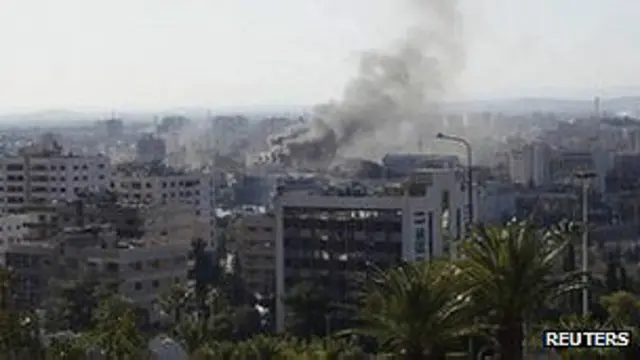 Ledakan bom di Damaskus menewaskan beberapa warga sipil dan polisi.