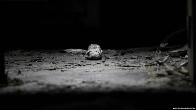 د بلجيم د بروکسل په ښار کې يو شيعه امام په خپل جومات کې په اور ووژل شو. چارواکي وايي شکمن کس جومات ته له چړو او تبرګي سره ورغلی وه، اور لگيدونکي معايات يې وشيندل او اور يې ورته کړ..