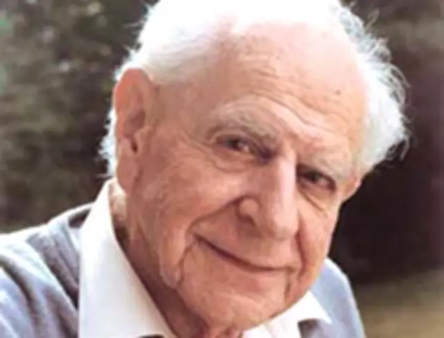 کارل پوپر فیلسوف خردگرای بریتانیایی - اتریشی است. تئوری ابطال پذیری از مشهورترین نظریات اوست