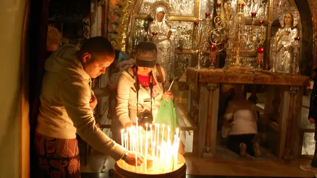 کلیسای مقدس مسیحیان (کلیسای قیامت) نیز داخل شهر کهن بیت المقدس قرار دارد.