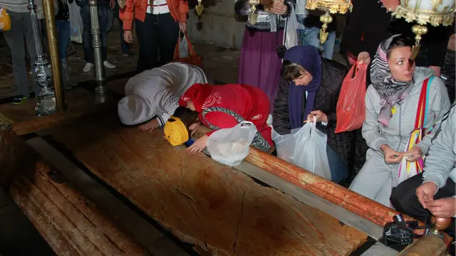 مسیحیان می گویند که پیامبرشان پس از مصلوب شدن در این مکان غسل داده شده است