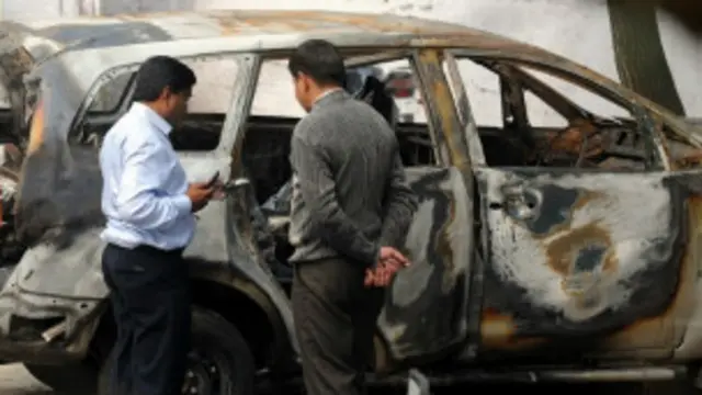 چارواکي وايي په دواړو چاودنو کې لوی زيان ولسي وګړو ته اووښتی دی.