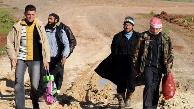 Pengungsi Suriah tiba di kawasan Turki