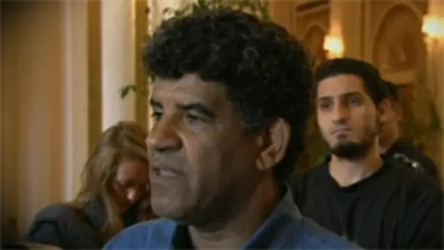 عبداللہ السنوسی لبیا کے سابق حکمران کرنل قدافی کے انتہائی قریبی اور قابلِ اعتماد ساتھی تھے۔