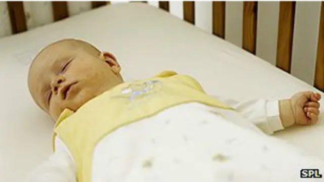 Лікарі радять класти спати немовлят на спину. 