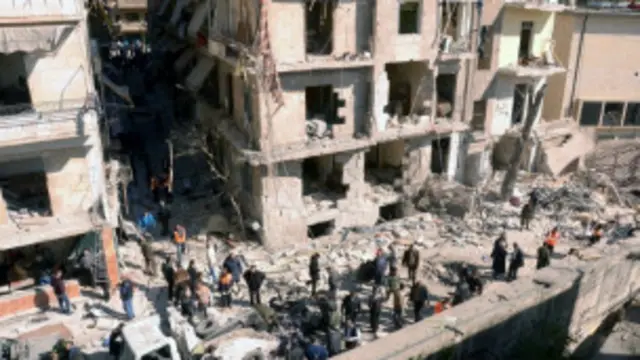 بېلري بمونه د تېلو یو ډول فلزي ستر بېلرونه دي چې له چورلکې را غورځول کېږي.