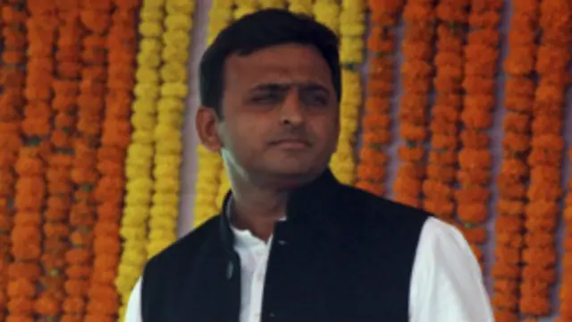 अखिलेश ने यूपी की महिलाओं को दिया भाईदूज का तोहफा.