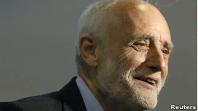 Jakob Kellenberger berupaya meminta izin masuk untuk petugas kemanusiaan.