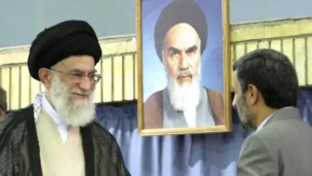 El ayatolá Jamenei y el presidente Ahmadinejad