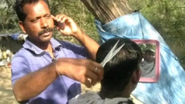 फोन समाज के समग्र विकास के लिए भी जरूरी माना जाता है.