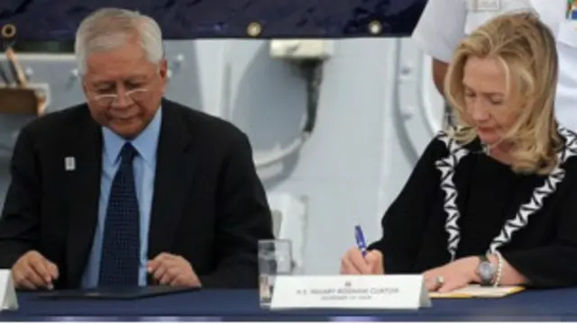 Ông Rosario và bà Clinton