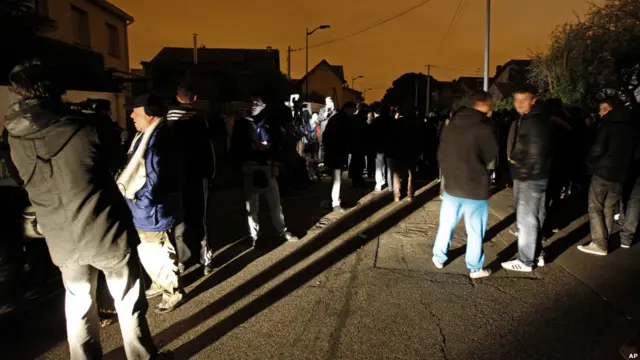 Warga di sekitar tempat tinggal Mohamed Merah