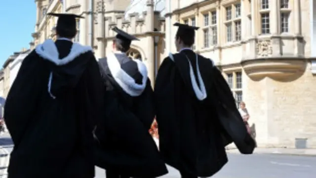 个人的成功不能改变这样一个事实：牛津剑桥的学生中，来自贫困阶层家庭的孩子不到1%。