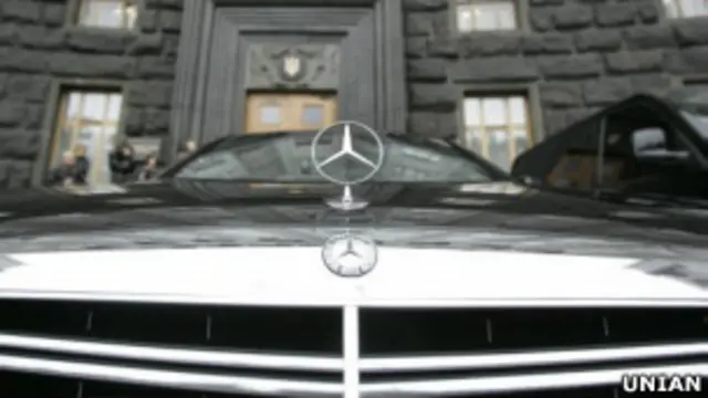 урядовий Mercedes