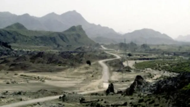 پاکستان اور افغانستان کے درمیان ڈھائی ہزار کلومیٹر سے زیادہ طویل سرحد پاکستان کی کسی بھی پڑوسی ملک کے ساتھ طویل ترین سرحد ہے