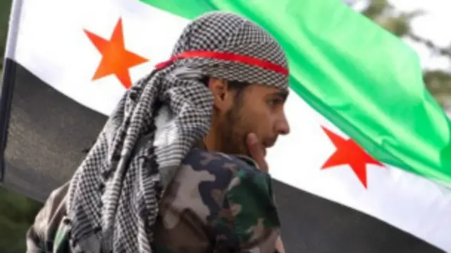 بسیاری از مردان جوان ساکن دراردوگاههای پناهندگان در ترکیه خواستار کمک به ارتش آزاد سوریه هستند