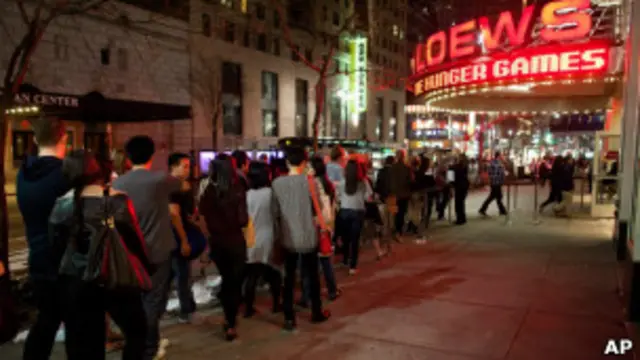 امریکی سینماؤں میں ہنگر گیمز دیکھنے والوں کی قطاریں لگ گئیں