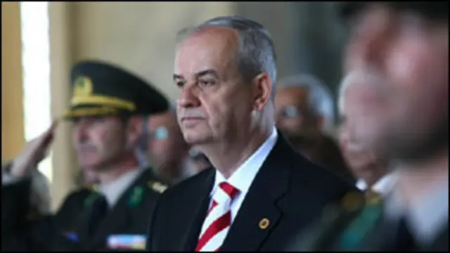 استغاثہ نے جنرل الکر اور دیگر 63 افراد جن میں نو مزید جنرلز شامل ہیں کے لیے عمر قید کا مطالبہ کیا ہے