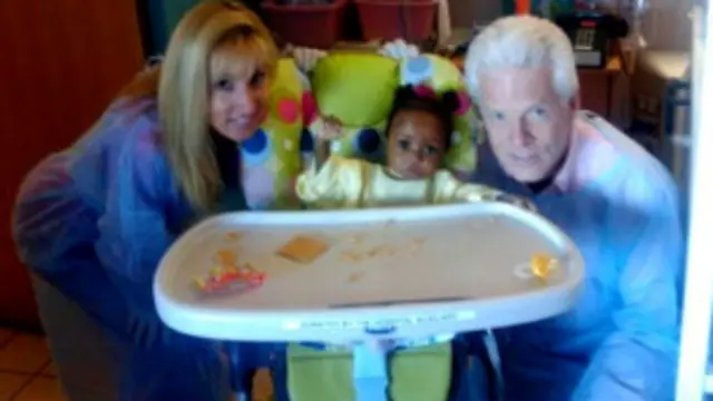 Harry Kiernan e a menina Arianna, para quem doou parte de seu fígado